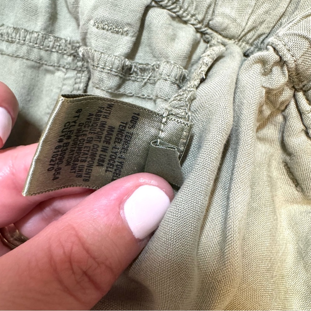 Bella Dahl Pull On Button Front Paperbag Olive Green Relaxed Fit Shorts Size XS - Picture 8 of 8